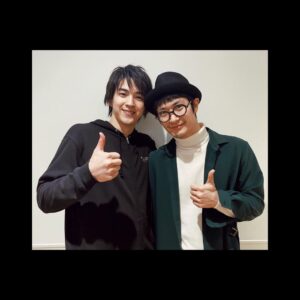 Haruma Miura Instagram - ミュージカルデスノート観てきました
楽曲が素晴らしいのは知っていたし、ワイルドホーンさんの作る楽曲はどれも底知れぬ高揚感をくれるからとても好きです。

が一番驚いたのは、甲斐翔真！　期待はもちろんしていたんだけど、贔屓目は一切なく
ここまで怪演、難しい楽曲の数々をソウルフルに歌いあげる姿に脱帽でした！

翔真の努力を想像すると…なーんか幸せ気分に…

これからの活躍が楽しみで楽しみで仕方ない！！🐎
————————————————————————
I went to watch the musical of Death Note, because I like the songs of that show. 
They sound brilliant! @frank.wildhorn ‘s songs make me feel so excited. 
But, my biggest surprise was Shouma Kai's performance. 
I've been expecting his talent, but he performed very well, more than my expectations. I'm looking forward to seeing his performances in the future!🐎
#deathnote