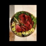 Haruma Miura Instagram - 先日、家でテレビを観ていたら、伝説の家政婦・タサン志麻さんが、家で簡単に出来るローストビーフの作り方を紹介していました！！　初めて作りましたが、頗る上手く作れました！！ ————————————————————————-#おうちごはん #みょうが 乗せてます。はい。