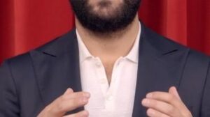 Hasan Can Kaya Instagram - Bu ödülü üst üste 3. kez bana layık gördüğünüz için çok teşekkür ediyorum. SİZİ ÇOK SEVİYORUM ❤️‍🔥 #pantenealtınkelebeködülleri