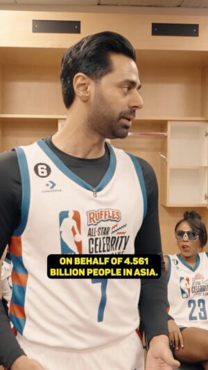 Hasan Minhaj Instagram - Tried to get my man @ranveersingh on the scoreboard. Tried to get him a record deal. Failed at both 🤷🏽‍♂️
