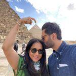 Hasan Minhaj Instagram - Mom n’ Dad went to Cairo. Koshari is delicious. The Great Pyramids Of Egypt
