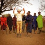 Hassan El Fad Instagram - رقصة "المصاي" و فرحة لقاء أبناء عمومتي. Manyara