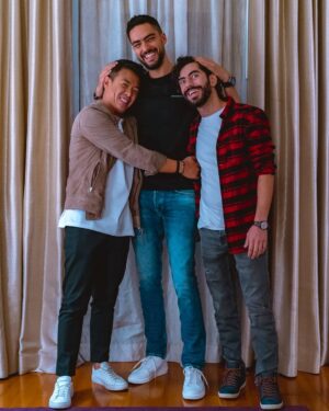 Hassan El Shafei Instagram - My little tiny friends @alaawardi @wonhochung 
#dubai #mydubai
📷:@keeksawy