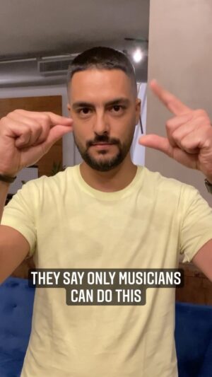 Hassan El Shafei Instagram - اللي بيلعبوا مزيكا هم بس اللي بيعرفوا يعملوا كده، الكلام ده مظبوط؟ جربوا وابعتولي 🤛🏻🤜🏻