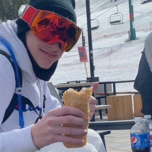 Hayden Summerall Instagram - snowboarding is honestly one of the most fun things to do with friends🏂