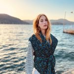 Hazal Kaya Instagram - Sky of blue and sea of green in our yellow submarine 💛