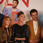 Hazal Kaya Instagram - Bu geceye katılamasam o kadar çok üzülürdüm ki…Hırsıma sağlık beşinci günde negatife döndüm.Pcr sonucunu nasıl bekledim,koşarak hazırlanmaya nasıl gittim,oralar hep flu.Canım filmimizin her süreci böyle son anına kadar çalkantılı oldu ama hep de çok mutlu olduk günün sonunda.Birlikte başardığımız her şeye,filmimize,size bayılıyorum,çok seviyorum!!Nicelerine 🥂 @aslitkizmaz @selinsekerci @enisarikan @onurtuna @elciinafacan @eclipsnf @cembelevi @cemcucenoglu @msenoy @medyapimresmi @ayyapim Benden Ne Olur 14 Ocak’ta sinemalardaaaaa 🎉🎉🎉
