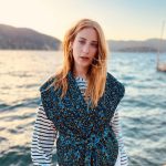 Hazal Kaya Instagram - Sky of blue and sea of green in our yellow submarine 💛
