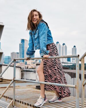 Hazar Motan Instagram - Instyle Nisan ✨  @instyleturkiye @baharkader 
Yazı: @deniztokgoz 
Styling: @seraydenk 
Fotoğraf:  @firatkocak 
Saç&makyaj: @orbaybas