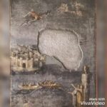 Hengame Ghaziani Instagram - قهرمان هزار چهره مشهورترين اثر جوزف كمبل است ، اين كتاب بر نسل هاي بعد بخصوص نويسندگان و فيلمنامه نويسان تاثير زيادي گذاشت جزو كتاب هاي كلاسيك و رسمي رشته هاي ادبيات ، اسطوره شناسي و فيلمنامه نويسي است ، فيلم هاي بسياري چون جنگ ستارگان ، ارباب حلقه ها ، ماتريكس و ...... از اين كتاب الهام گرفته اند بخشي از كتاب : گزاف نيست اگر ادعا كنيم اسطوره همانند دري پنهان است كه از طريق آن انرژي لايزال كيهاني در فرهنگ بشري تجلي مي يابد . دين ، فلسفه و هنر ، اشكال اجتماعي تاريخي و اوليه ، اكتشافات مهم علمي و فني و روياهاي شبانه ، همه حباب هايي هستند برآمده از حلقه جادويي اسطوره ذهن متمركز ، هنگام تماشاي رازوارونه ، خود را با بدن رو به مرگ قهرمان ، يكي نمي كند ، بلكه با اصل حيات جاودان كه براي مدتي در اين بدن منزل كرده ، يكي مي شود . اين بدن براي مدتي ، پوششي شبح وار بوده كه حقيقتي را در خود پيچيده است ( و در آن واحد هم نقش فرد رنجور و هم علت رازگونه را همراه دارد) و اين حقيقت لايه اي پنهان است كه خويشتن ما ، در آن حل مي شود ، آن هم هنگامي كه اين " تراژدي كه چهره ي بشر را در هم مي شكند ، به پايان مي رسد و كالبد فناپذير ما در هم مي شكند
