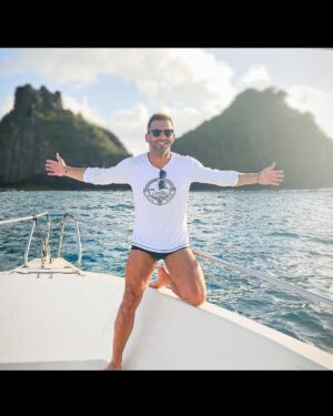 Henri Castelli Instagram - Noronha!!! Ilha mágica! Estou chegando hein!! #amonoronha❤️ 

https://www.instagram.com/reveillon.zemaria?igshid=NGVhN2U2NjQ0Yg== 

@atlantisdivers @dolphinnoronha @zemariasultanum @tucanoronha @discoveryassessoria