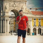 Henri Castelli Instagram - Entrevista muito especial pra @revistanovagente com @danibassit em Portugal! - Contando um pouco da minha relação com o país!! - Sobre trabalho e relações familiares! A entrevista está disponível na edição deste mês e também no site da revista!! Foto 📸 TITO CALADO