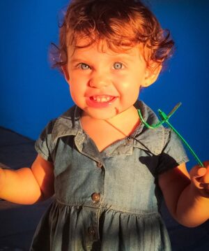 Henri Castelli Instagram - O pai é o primeiro amor de uma filha e o primeiro herói de
um filho. Dia mais importante pra mim está chegando!! #diadospais❤️