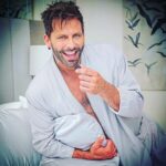 Henri Castelli Instagram - A fé torna as coisas possíveis, não fáceis. Bom dia! ☀️ - #ficaadica
