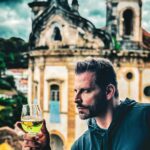 Henri Castelli Instagram - O bom vinho é um camarada bondoso e de confiança, quando tomado com sabedoria. #fato - #dicadodia😉 🍷 ❤️ Ouro Prêto