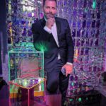 Henri Castelli Instagram - A convite de Originais iPlace, vim fazer parte do Sonho de uma Noite de Verão e expressar toda a minha originalidade no Baile da Vogue. Uma noite de muita inspiração, moda e elegância. #BaileDaVogue2023 #BaileDaVogue #OriginaisiPlace @iplace Copacabana Beach Praia de Copacabana