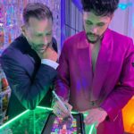 Henri Castelli Instagram - A convite de Originais iPlace, vim fazer parte do Sonho de uma Noite de Verão e expressar toda a minha originalidade no Baile da Vogue. Uma noite de muita inspiração, moda e elegância. #BaileDaVogue2023 #BaileDaVogue #OriginaisiPlace @iplace Copacabana Beach Praia de Copacabana