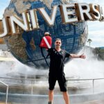 Henri Castelli Instagram - Parada tradicional na Universal! Dos meus preferidos em Orlando #trip #happyholidays #happynewyear Universal Orlando Resort