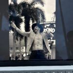 Henri Castelli Instagram - Faça o que fizer não se auto congratule demais Nem seja severo demais com você As suas escolhas tem sempre Metade das chances de dar certo É assim para todo mundo Desfrute de seu corpo Use-o de toda maneira que puder, mesmo Não tenha medo de seu corpo Ou do que as outras pessoas possam achar dele É o mais incrível instrumento Que você jamais vai possuir Dance! Mesmo que não tenha aonde Além de seu próprio quarto Leia as instruções Mesmo que não vá segui-las depois Não leia revistas de beleza Elas só vão fazer você se achar feio! “Filtro solar “ Valeu equipe @jrmannyn @marcioamaralph @skep360 @liandraliandraliandra
