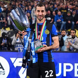 Henrikh Mkhitaryan Instagram - Good morning Champions!!! 🙋🏻‍♂️🏆💪🏼💪🏼 #supercoppaitaliana #winners #forzainter