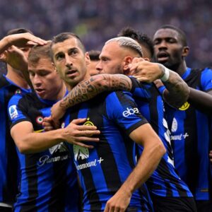 Henrikh Mkhitaryan Instagram - Buona giornata, Interisti😜👋🏼💪🏼🖤💙 #derbydellamadonnina #derbymilano #forzainter #inter #micki #mkhitaryan @nicolo_barella @federicodimarco @lautaromartinez @thuram @hakancalhanoglu