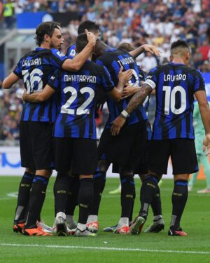 Henrikh Mkhitaryan Instagram - 3rd winning match and an excellent teamwork! ☑️👊🏼🖤💙 #ForzaInter #InterFiorentina #win #seriea #football #micki