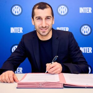 Henrikh Mkhitaryan Instagram - L’Inter è casa mia 🖤💙 @inter #mkhitaryan2026