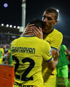 Henrikh Mkhitaryan Instagram - Victory deserved for the team! Good night fans😉🙌🏼🖤💙 #inter #fiorentinainter @seriea #football