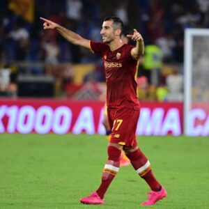 Henrikh Mkhitaryan Instagram - First match, first win..let’s kick off the #seriea 😬⚽️💛❤️👊🏼#dajeroma