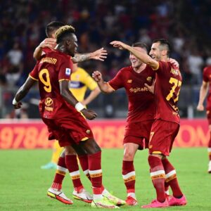 Henrikh Mkhitaryan Instagram - First match, first win..let’s kick off the #seriea 😬⚽️💛❤️👊🏼#dajeroma