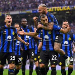 Henrikh Mkhitaryan Instagram - Buona giornata, Interisti😜👋🏼💪🏼🖤💙 #derbydellamadonnina #derbymilano #forzainter #inter #micki #mkhitaryan @nicolo_barella @federicodimarco @lautaromartinez @thuram @hakancalhanoglu