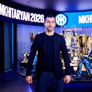 Henrikh Mkhitaryan Instagram - L’Inter è casa mia 🖤💙 @inter #mkhitaryan2026