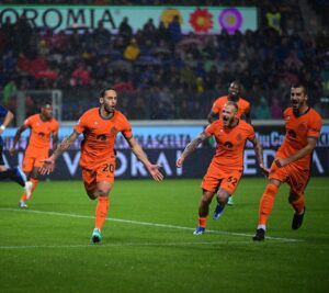 Henrikh Mkhitaryan Instagram - Taking the three points in Bergamo💪🏼🖤💙 #Inter #ForzaInter #AtalantaInter #SerieA