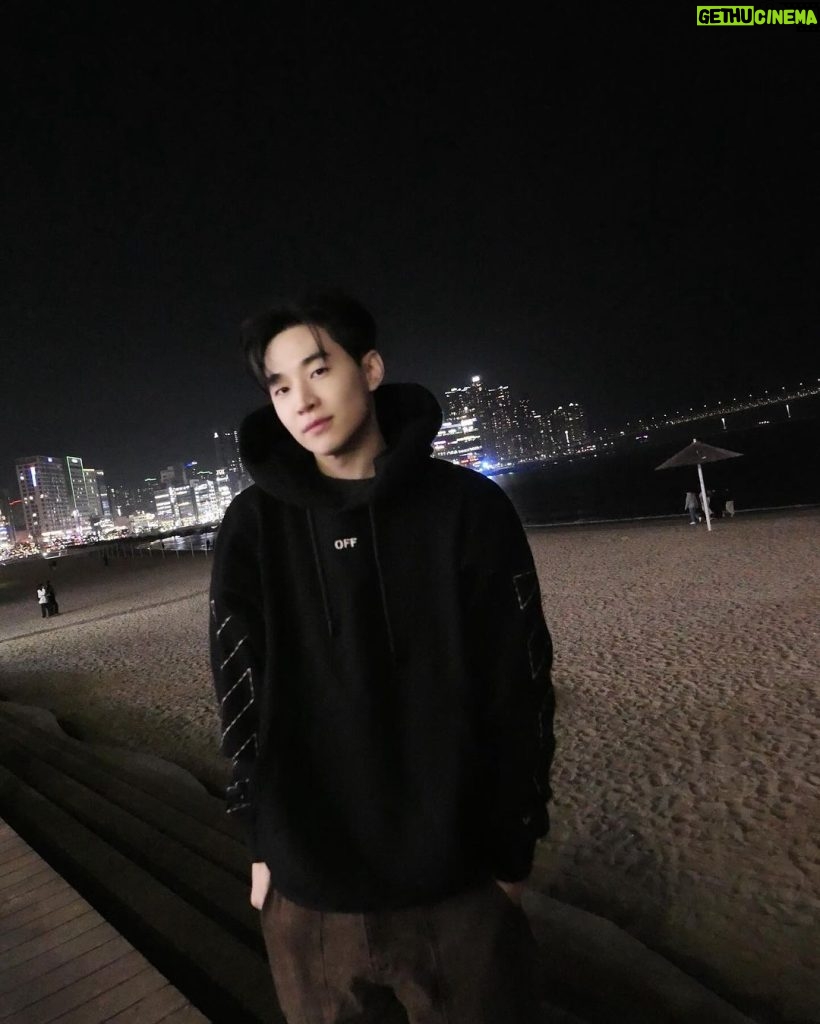 Henry Lau Instagram - Busan sea you again soon~! 🌊 부산 사랑한데이~~ Busan, South Korea