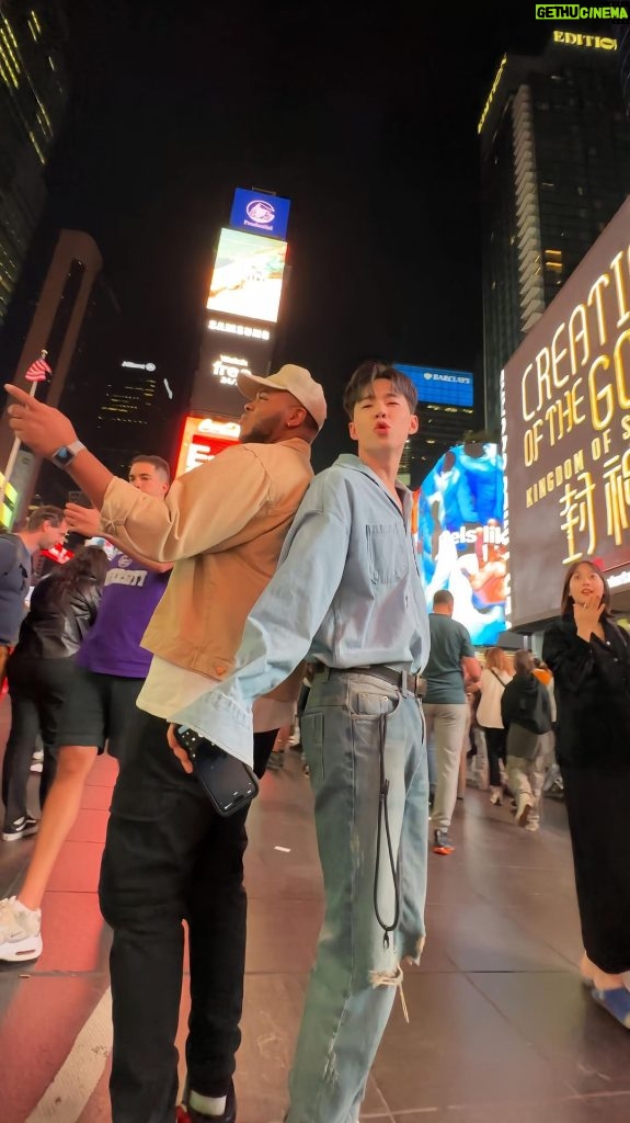 Henry Lau Instagram - #SoldierMan with @henryl89 at the heart of Times Square🗽 Times Square, New York City