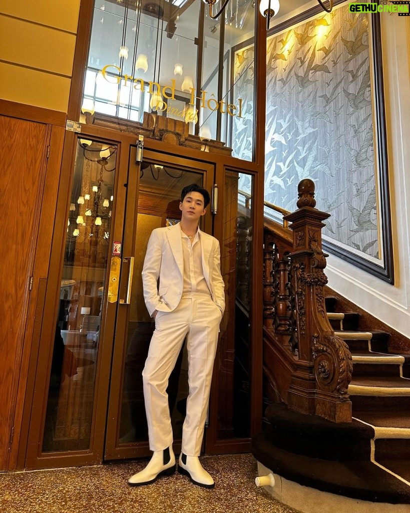 Henry Lau Instagram - Belle journée✨ France