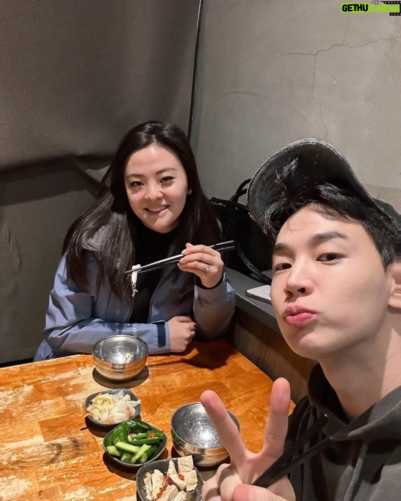 Henry Lau Instagram - my valentines❤❤. real love ?! i found this in my album and even tho i look sooo bloated , i really wanted to share hahha . story behind this pic... everytime before i leave the house , my mom would always say "just one more bite" 🍏and force me to eat! awwww!! haha happy valentines everyone !!!!