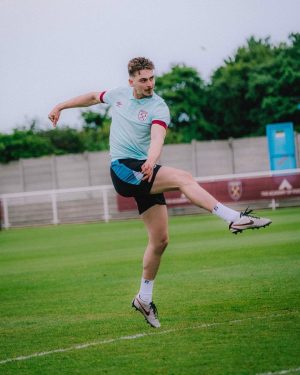 Hero Fiennes Tiffin Instagram - Hero is a Hammer! ⚒️

The star from “The Woman King” will be in North Carolina this summer to play in @tst7v7 ⚽️