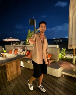 Hesham Gamal Instagram - Sa7el’s summer 🇪🇬 or Dubai’s Winter 🇦🇪 ?