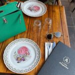 Hilona Gos Instagram - Pour qu’un séjour Marseillais soit parfait, il nous faut : Des super amis, un super chéri, un super temps, et surtout un super resto pour partager nos moments . C’était génial ! À refaire au plus vite ✨ La Table d’Augustine