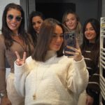 Hilona Gos Instagram - un grand merci à mes amis si précieux pour cette merveilleuse surprise ✨Je suis tellement reconnaissante d’avoir croisé votre chemin, merci la vie. Aujourd’hui, le plus important c’est que je sais que mon fils sera entouré de gens merveilleusement fous (oui il faut quand même le dire y’en a pas un de normal). Merci encore pour ces souvenirs, c’était parfait ! Je vous aimes 🤍🥺