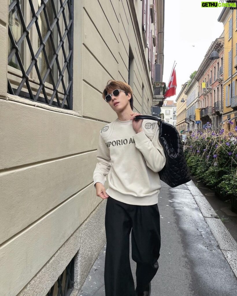 Hirunkit Changkham Instagram - หลงทาง In Milano Milano, Italy