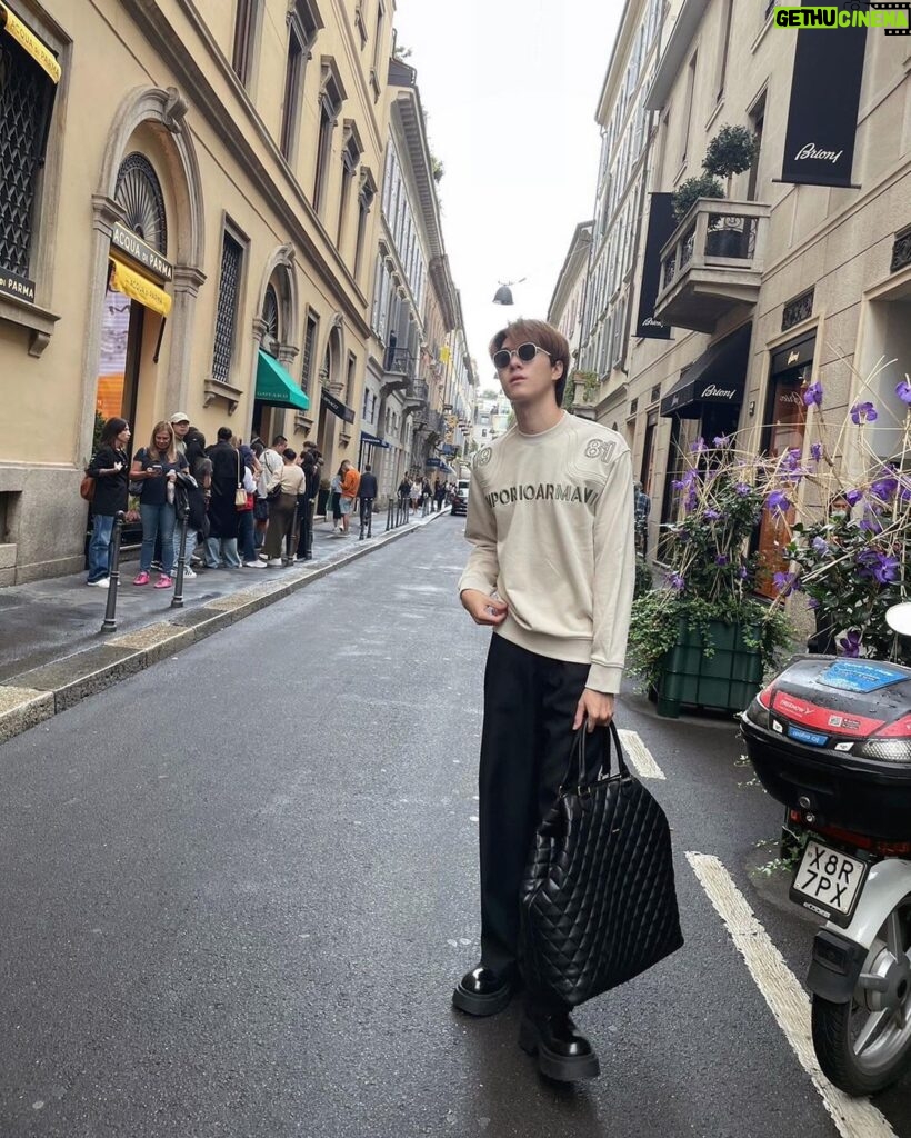 Hirunkit Changkham Instagram - หลงทาง In Milano Milano, Italy