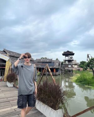 Hirunkit Changkham Instagram - เดินเล่น