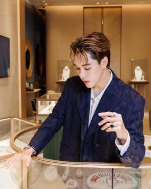 Hirunkit Changkham Instagram - Seamlessly and effortlessly style with @fredjewelry at The Emporium, the first boutique in Thailand. #FREDParis @fredJewelry