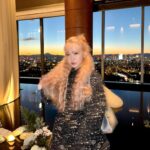 Hitomi Honda Instagram - . Merry Christmas Eve💫 素敵なクリスマスイブを過ごしてね🥂 @fendi🎄 #fendi #pr