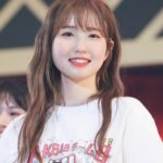 Hitomi Honda Instagram - . "AKB48 チーム8 春の総決算祭り 9年間のキセキ" 2023.4.30 私の原点であり青春の全てだったチーム8。 同じ目標に向かってみんなで汗を流した日々も、 沢山笑い合った日も、悔しくて泣きながら新幹線で 栃木まで帰ったあの日も 全部が全部 今の私へと繋がっています。 つらくて苦しかったときは《夢へのルート》を聴き、 何度も自分を励ましていました。 "流した汗の量も誰かが見てるよ" なかなか自分の事を認めることができず、何が正解なのか 何もかもわからなくなって沢山悩み続けた日々。 この言葉を信じ、自分を奮い立たせ、 必死に走り続けました。 今の私からあの頃の私へ どんな時も諦めないで頑張ってくれてありがとう。 数えきれないほどの素敵な景色を見せてくれてありがとう。 心から感謝を伝えたいです。 また『夢へのルート』という曲を通して私たちに 大切なメッセージを送ってくださった秋元先生に 改めて感謝の気持ちでいっぱいです。 そんな 私にとって大切な曲を最後にセンターで 歌わせていただけたことがとても感慨深く、 忘れられない思い出となりました。 将来の私にもまた "ありがとう"と言ってもらえるような、 自慢の自分でいられるように、これからも謙虚な姿勢と 感謝の気持ちを忘れず、日々頑張っていきたいと思います。 『AKB48 チーム8栃木県代表』に選んでいただけて、 最高の仲間やスタッフさん、ファンの皆さんと出逢えて 本当に幸せな9年間でした。 たくさんの愛と応援、そして出逢いを ありがとうございました。 みんなのことが大好きです！ ちぴさんがお忙しい中観に来てくださいました！ 客席で見つけてたくさん手振っちゃった🫣 @chipichan.1215 ラストの写真はリハ中の私たち✌🏻