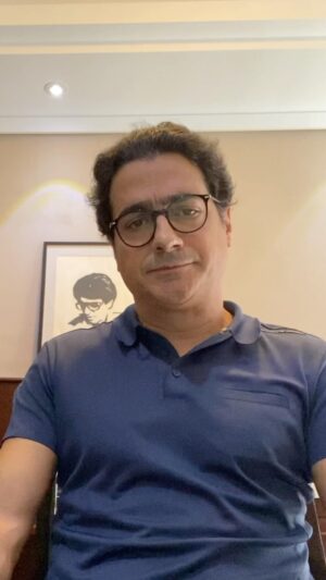 Homayoun Shajarian Instagram - سه و ربع کم
۲۰ مرداد ۱۴۰۰
مهرتان مستدام
تقدیم با عشق 🌹