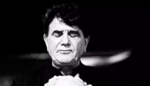 Homayoun Shajarian Instagram - .
سپاسگزاریم از همه شما مردم قدر شناس و بینظیر، برای همه چیز...
شما خود صاحب عزا هستید و ما هر آنچه از دستمان برآید برای هزاردستان مان و این عشق بزرگ خواهیم کرد. نه فقط امروز که سخت ترینِ روزهاست، بلکه در فرصتها و بزنگاه های بهتر و مناسب تر. 
برنامه ریخته شده برای پدر این چنین است که سحر گاهان فردا پس از خوانده شدن نماز بر پیکرشان، از بهشت زهرا به زادگاهشان در مشهد عزیمت داده می شوند تا در آنجا مراسم تشیع انجام پذیرد و ایشان در آرامگاه حکیم ابوالقاسم فردوسی به خاک دوست سپرده شوند.
امیدواریم که در این ایام پر خطر یکایکتان در سلامت مطلق باشید.

۱۷ مهر ماه ۱۳۹۹
همایون شجریان