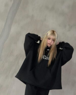 Hong Eun-chae Instagram - Make it look easy
